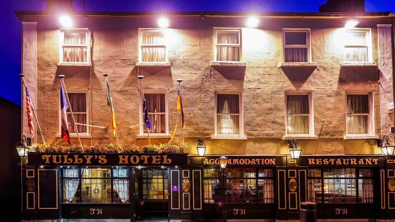 Tully'S Hotel Castlerea Exterior photo